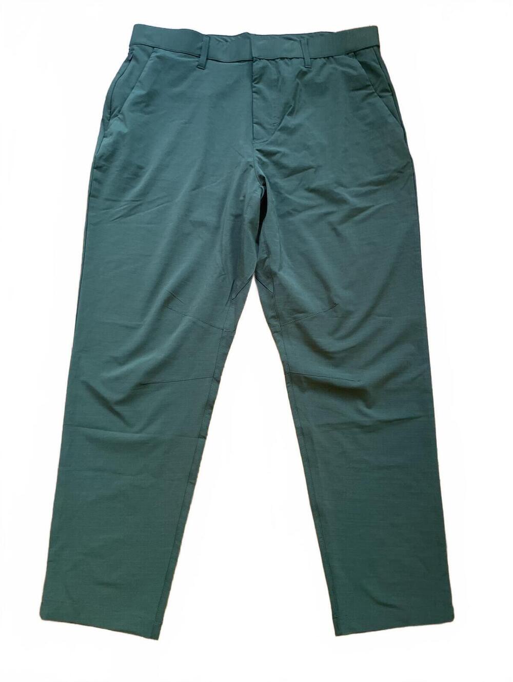NWT Fabletics The Only Pant Green Water Resistant Stretch Pants Men's M Cropped